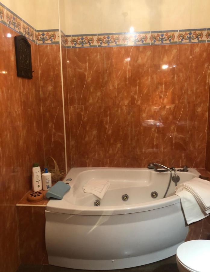 Apartamento En Pleno Centro De Marchena 3 Dormitorios 3 Banos Privados Екстериор снимка